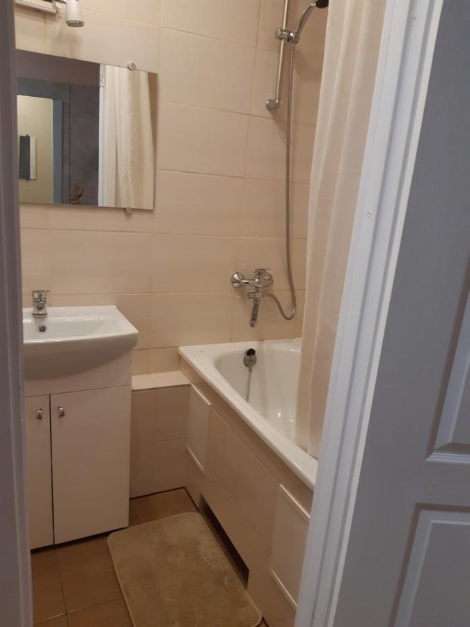 Compact Apartment Near Food Market In The Oldtown Plus Free Parking Клайпеда Екстериор снимка